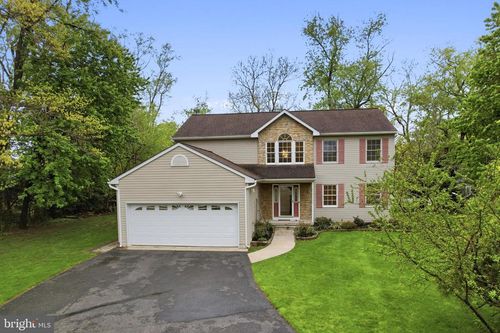 5 Mary Ct, East Windsor, NJ, 08512-3052 | Card Image