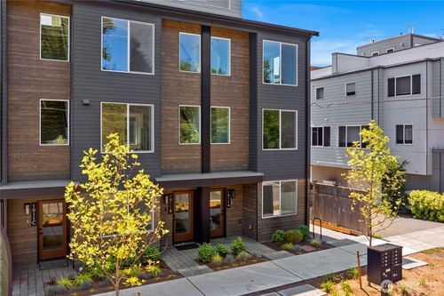 1911 N 120th St, Seattle, WA, 98133 | Card Image