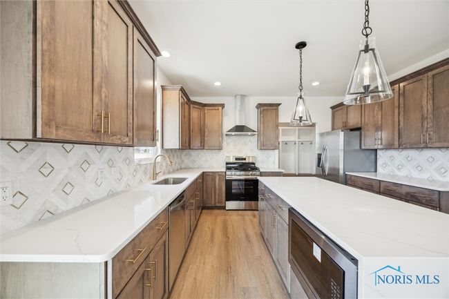 102 Kinloch Drive, House other with 4 bedrooms, 3 bathrooms and 2 parking in Perrysburg OH | Image 7