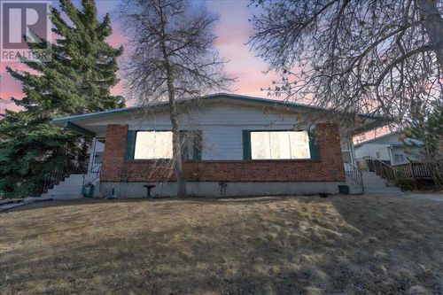 217323 Huntertown Cres Nw, Calgary, AB, T2K4K3 | Card Image