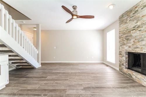 1102 Swan Lake Rd, Edmond, OK, 73003-4812 | Card Image