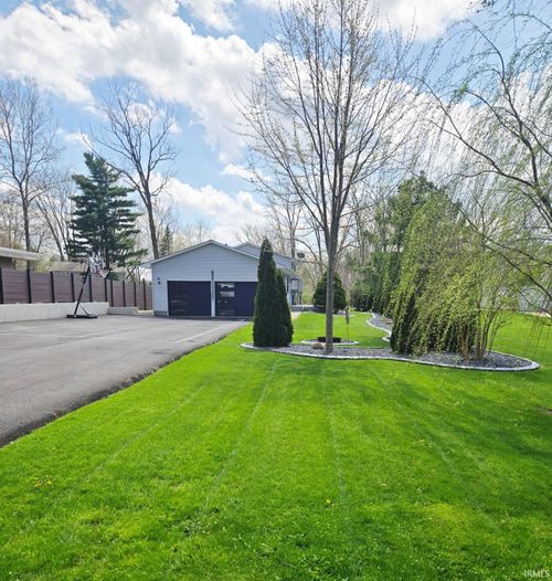 9285 E Sleepy Hollow Pkwy, Cromwell, IN, 46732-9631 | Card Image