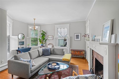 apt-3-303 Angell St, Providence, RI, 02906-3233 | Card Image