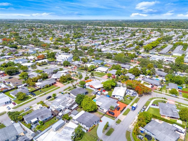 11030 Sw 42 Nd St, House other with 3 bedrooms, 3 bathrooms and null parking in Miami FL | Image 35