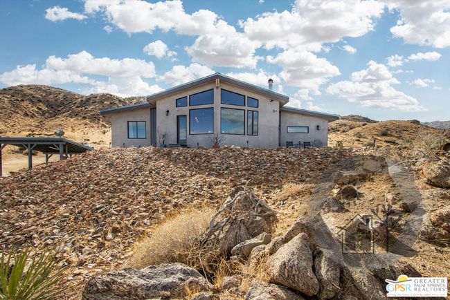57795 Santa Barbara Dr, House other with 2 bedrooms, 2 bathrooms and 10 parking in Yucca Valley CA | Image 4
