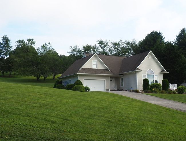 19 Lone Oak Ct, House other with 4 bedrooms, 4 bathrooms and 2 parking in Laurel Fork VA | Image 7