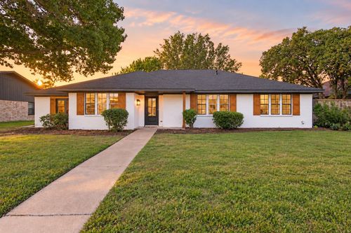 2815 Staffordshire Dr, Carrollton, TX, 75007-4814 | Card Image