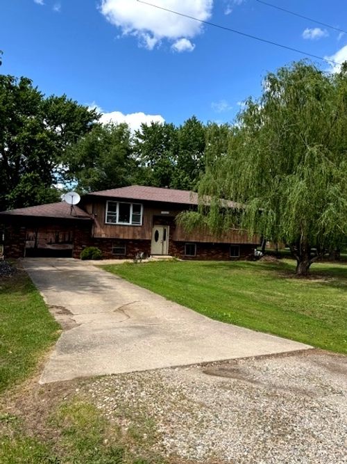 29478 E County Road 2390 N, Manito, IL, 61546-7934 | Card Image