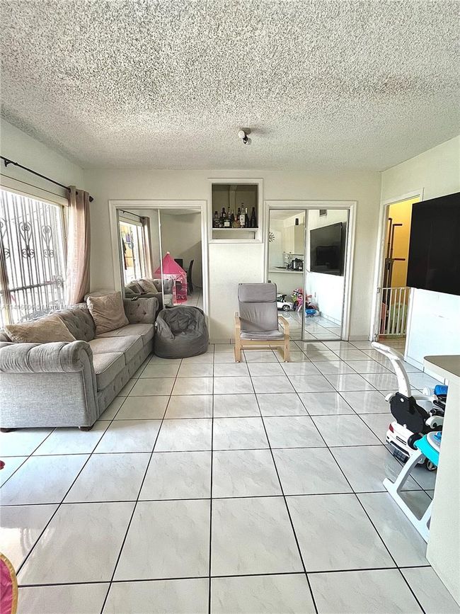857 W 79 Th Pl, House other with 3 bedrooms, 3 bathrooms and null parking in Hialeah FL | Image 28