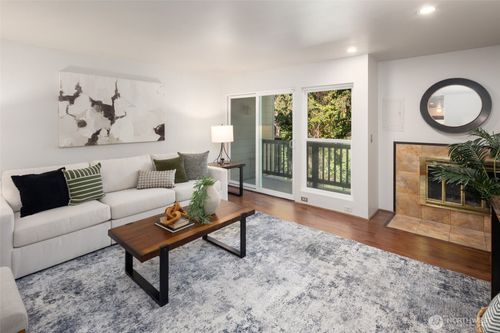 1944-1900 N Northgate Way, Seattle, WA, 98133-8949 | Card Image