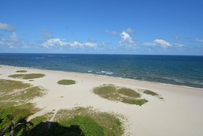 APT-17 - 4228 N Ocean Dr, Condo with 0 bedrooms, 1 bathrooms and null parking in Lauderdale By The Sea FL | Image 47