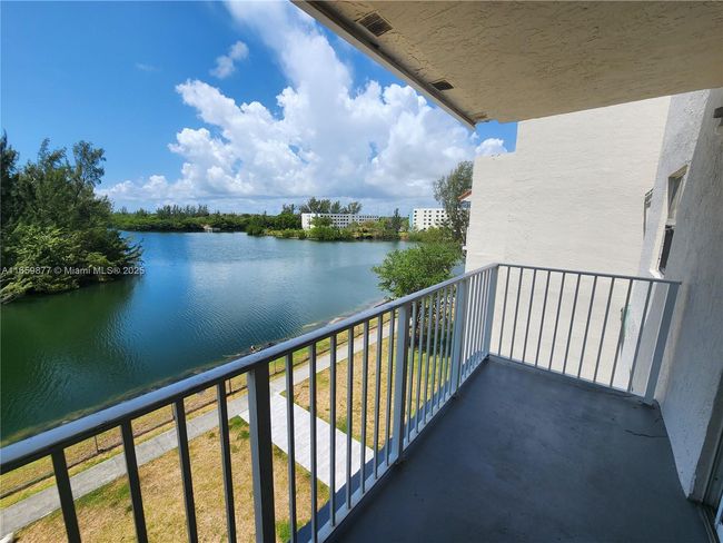 APT-302 - 8240 Sw 210 Th St, Condo with 2 bedrooms, 2 bathrooms and null parking in Cutler Bay FL | Image 4