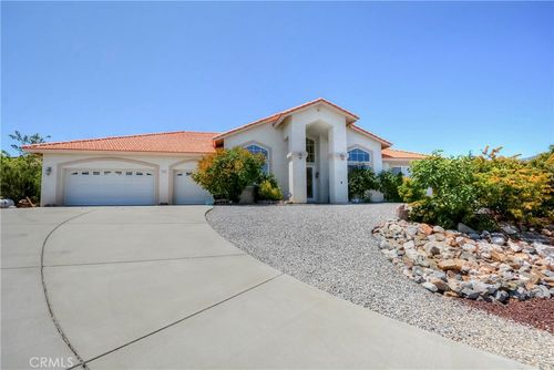 2805 Snow Line Dr, Pinon Hills, CA, 92372-9541 | Card Image
