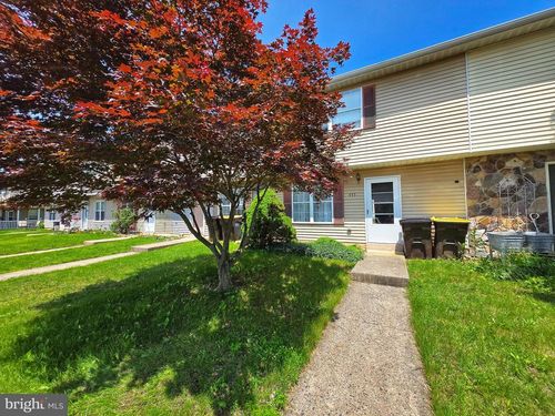 453 Blaker Dr, EAST GREENVILLE, PA, 18041-1756 | Card Image