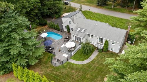 31 Delorenzo Dr, Duxbury, MA, 02332-4216 | Card Image