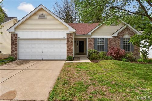 457 Coventry Trail Ln, Maryland Heights, MO, 63043-5135 | Card Image