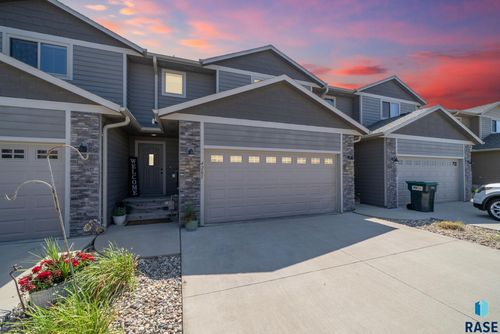 4205 N Knob Hill Ct Ct Court, Sioux Falls, SD, 57107 | Card Image