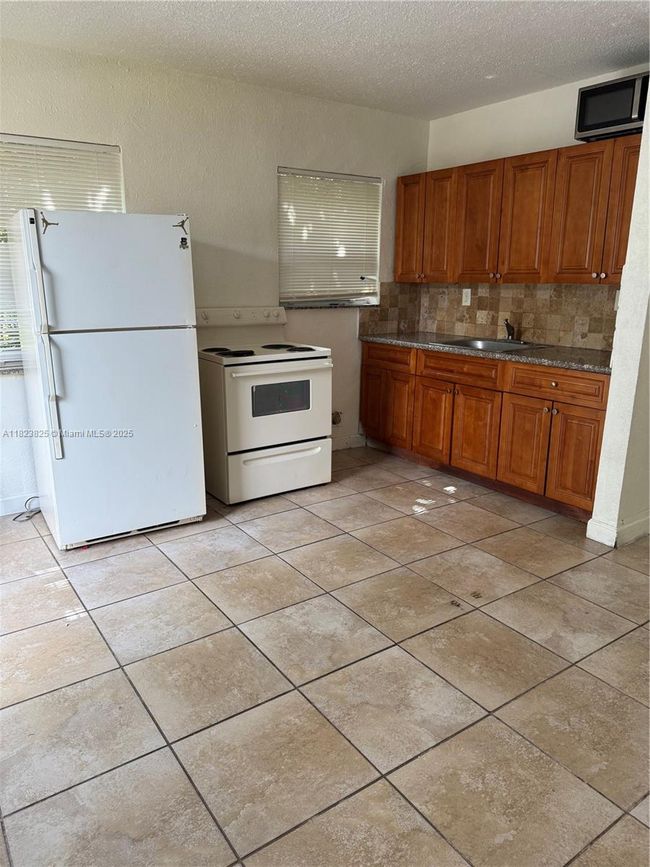 APT-5 - 640 Nw 10 Th Ter, Condo with 1 bedrooms, 1 bathrooms and null parking in Fort Lauderdale FL | Image 4