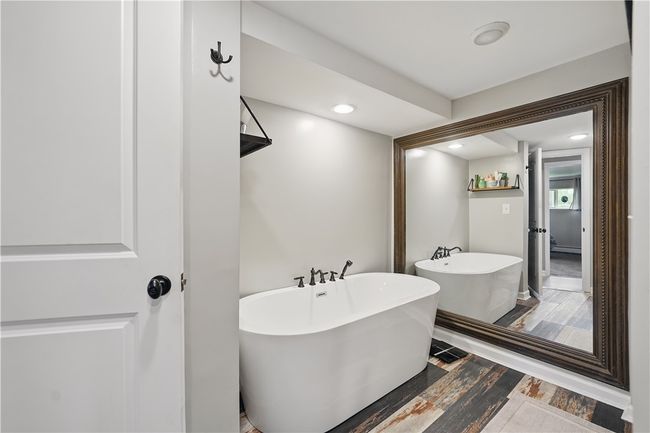 1182 W Laurel Cir, House other with 3 bedrooms, 2 bathrooms and null parking in Mt. Pleasant Twp - Wml PA | Image 26