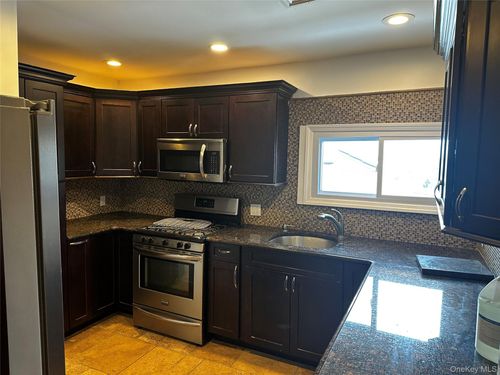 4261 Austin Blvd, Island Park, NY, 11558-1604 | Card Image