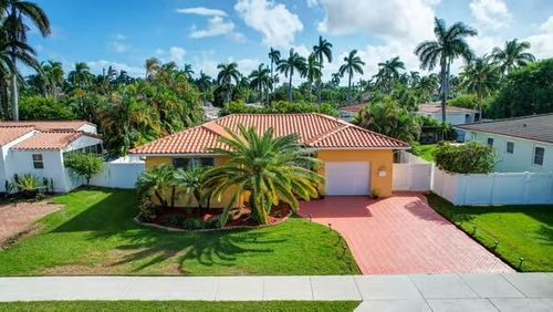 1426 Tyler St, Hollywood, FL, 33020-5249 | Card Image