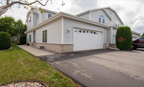d-3140 White Tail Lane, OSHKOSH, WI, 54904 | Card Image