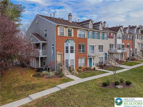 1981 Willings Ln, Hellertown, PA, 18055-2825 | Card Image