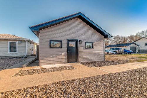 1313 Bridge St Se, Medicine Hat, AB, T1A1E5 | Card Image