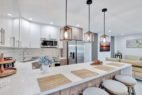 1001 Sw 19th St, Fort Lauderdale, FL, 33315-1927 | Card Image