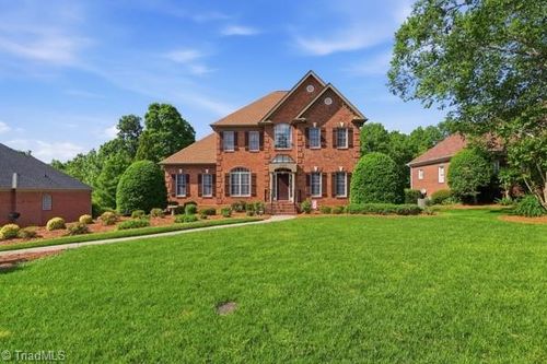 3569 Burnley Dr, Clemmons, NC, 27012-8632 | Card Image