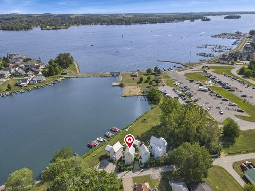 188 Grandstaff Ave, Buckeye Lake, OH, 43008-7823 | Card Image