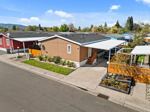 spc-49-1570 S Peach St, Medford, OR, 97501-7020 | Card Image