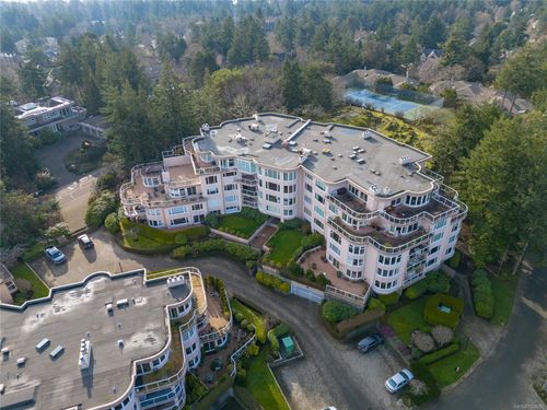 5407-2829 Arbutus Rd, Saanich, BC, V8N5X5 | Card Image