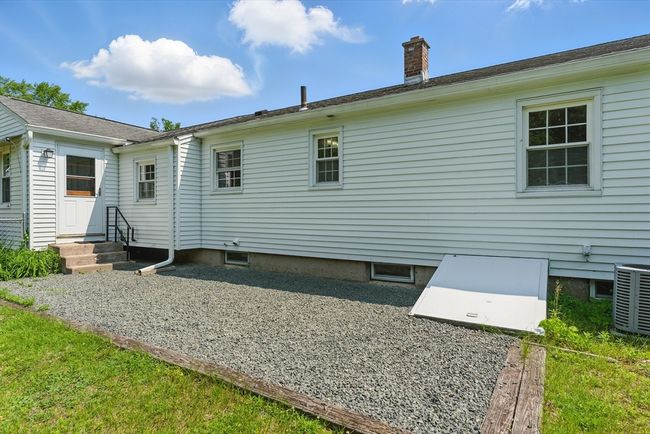 945 Shoemaker Ln, House other with 4 bedrooms, 1 bathrooms and 4 parking in Feeding Hills MA | Image 38