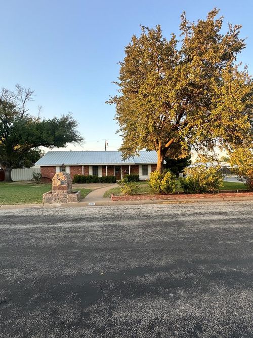 710 State Ct, San Angelo, TX, 76905-8043 | Card Image