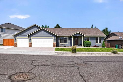 3702 W 22nd Ave, Kennewick, WA, 99338-2313 | Card Image