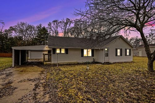 2816 Madison St, Niles, MI, 49120-4174 | Card Image