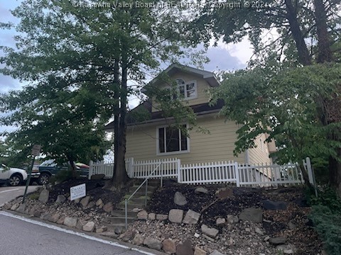 Hudson St, Saint Albans, WV 25177
