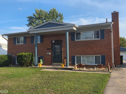 2604 Serra Dr, Sterling Heights, MI, 48310-5255 | Card Image