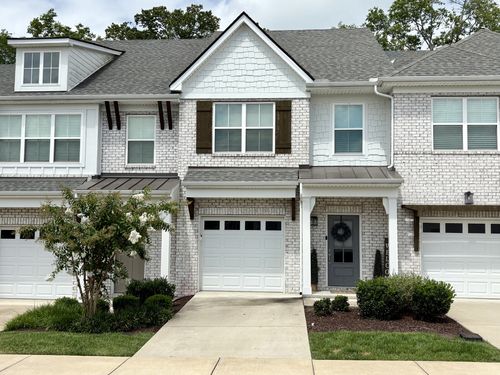 352 Banbury Dr, Gallatin, TN, 37066-2713 | Card Image