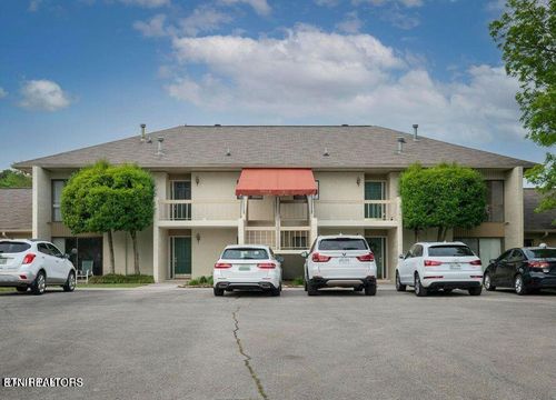 2006 Farris Dr, Knoxville, TN, 37912 | Card Image