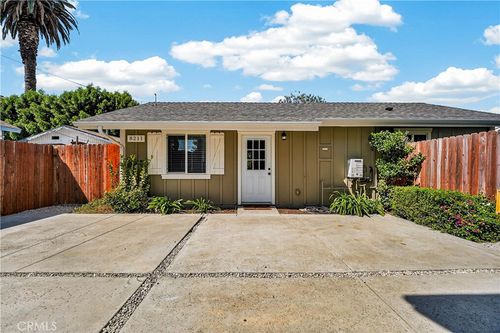 8211 Quartz Avenue, Winnetka, CA, 91306 | Card Image