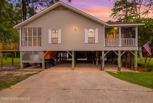2033 Pascagoula River Road, Moss Point, MS, 39562 | Card Image