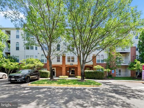 unit-118-2911 Deer Hollow Way, FAIRFAX, VA, 22031-6046 | Card Image