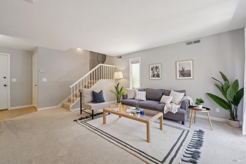 136 Surrey Ln, San Rafael, CA, 94903-3227 | Card Image