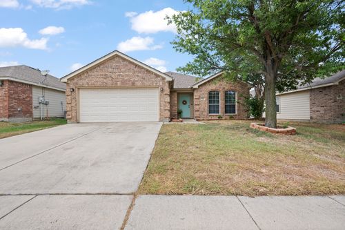 704 Poncho Ln, Haslet, TX, 76052-4877 | Card Image
