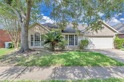 820 Portsmouth Dr, Pearland, TX, 77584-3016 | Card Image