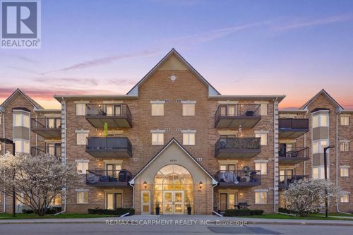 407-4006 Kilmer Dr, Burlington, ON, L7M4W4 | Card Image