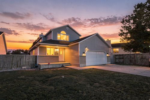 8161 Creekwood Dr, West Jordan, UT, 84088-4698 | Card Image