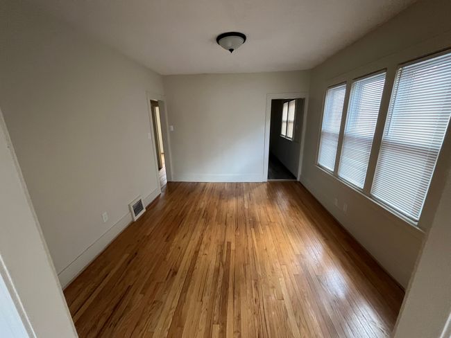 928 Nottingham Rd, House other with 2 bedrooms, 1 bathrooms and null parking in Grosse Pointe Park MI | Image 4